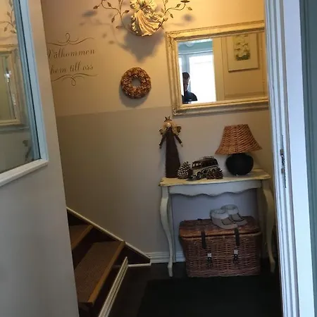 Box Bed & Breakfast Box