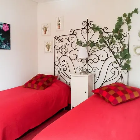 Bed & Breakfast Box Bed & Breakfast