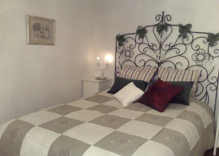 Box Bed & Breakfast Box