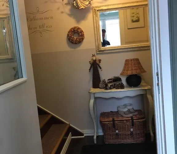 Box Bed & Breakfast Box