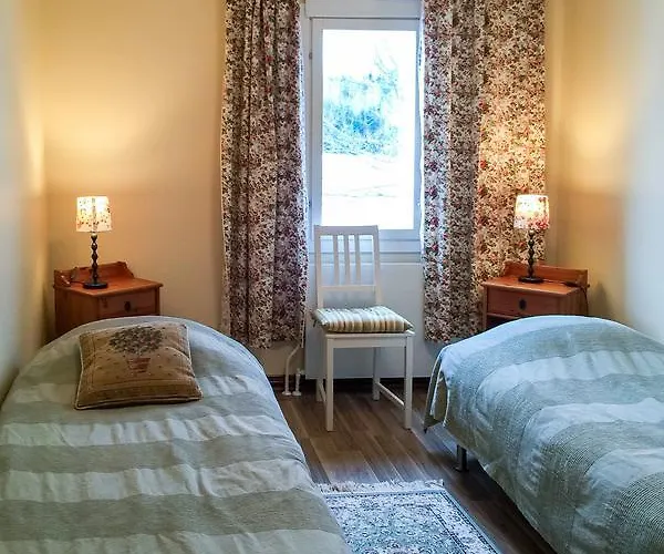 Box Bed & Breakfast Box