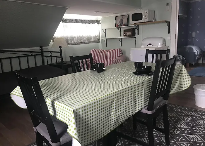 Box Bed & Breakfast Box